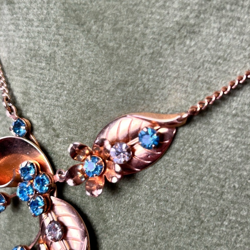 Vintage ant pendant gold-toned necklace, Aqua White rhinestones Whimsy Nature - Picture 6 of 10